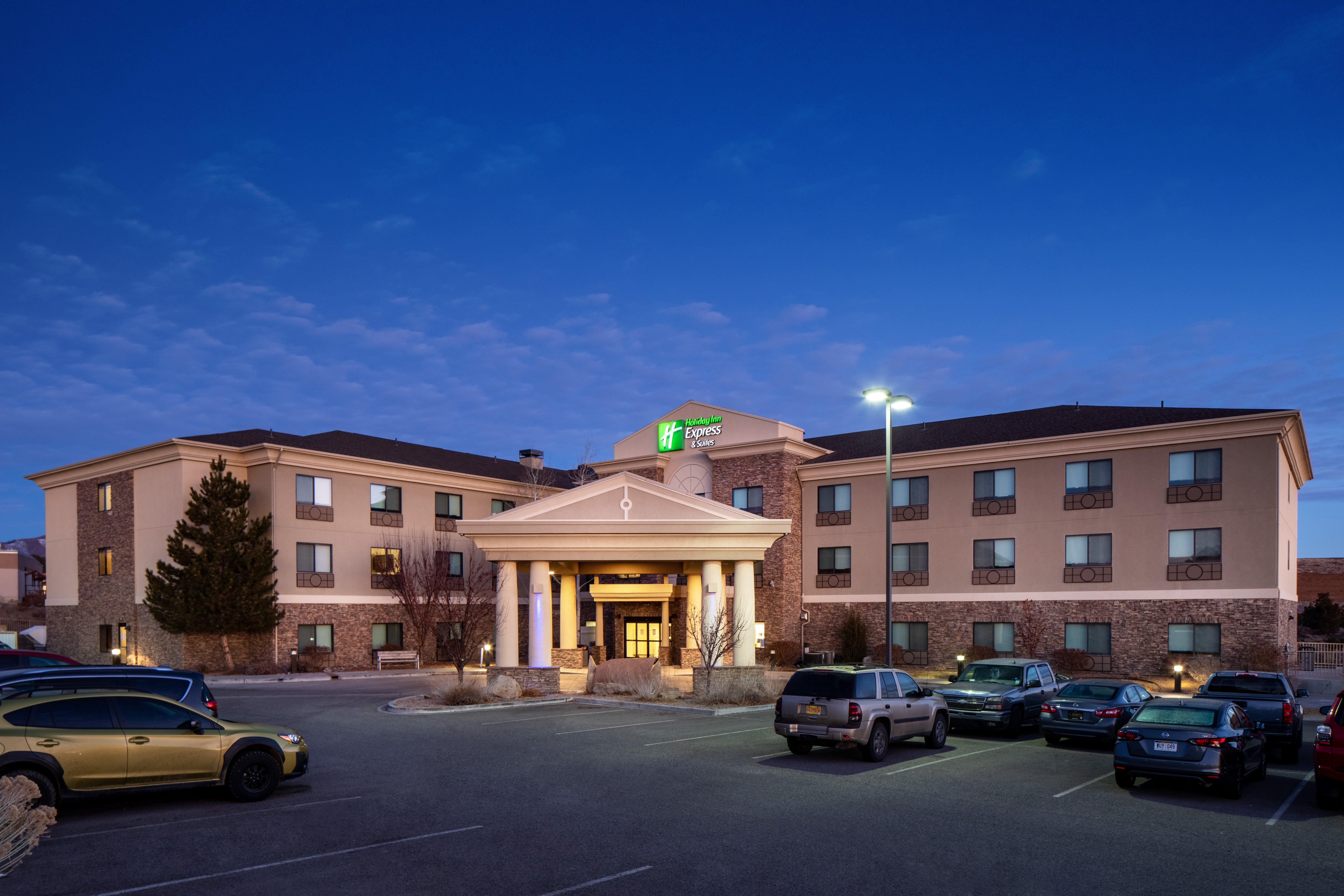 Holiday Inn Express And Suites Los Alamos Entrada Park, An Ihg Hotel Exterior foto